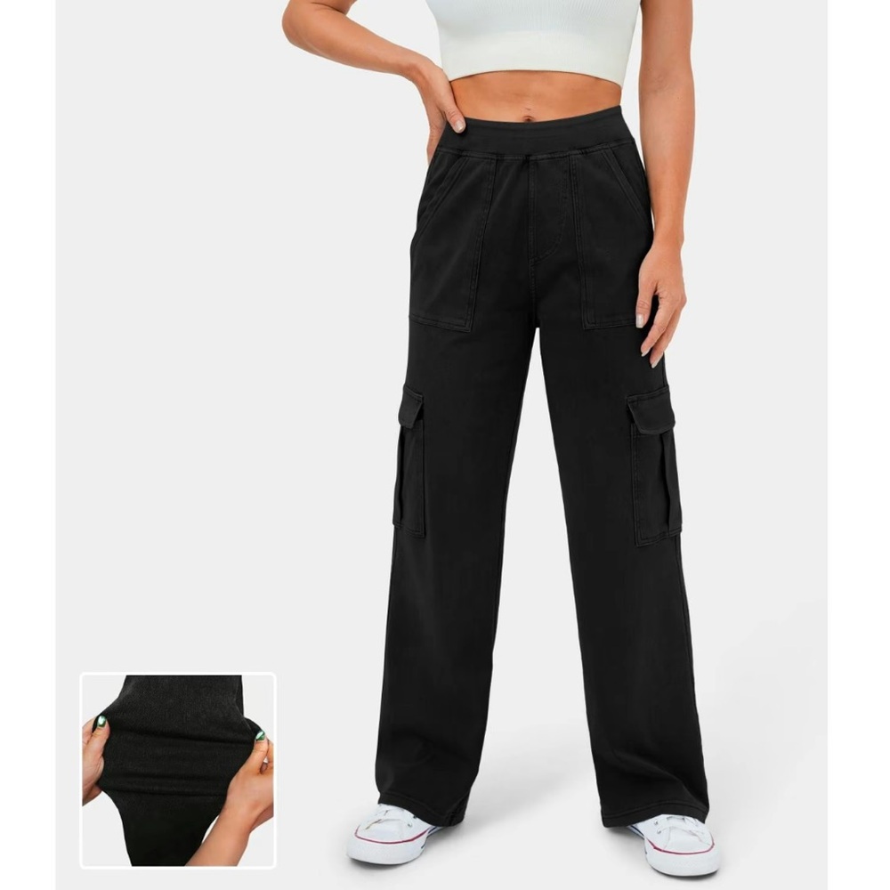 NWT HalaraMagic Mid Rise Multiple Pockets Straight Leg Stretchy Knit Cargo Pant